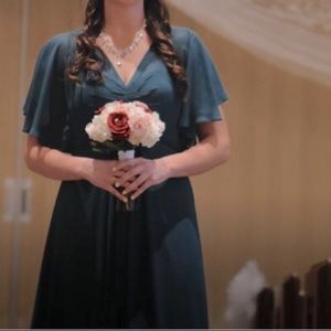 Chiffon Bridesmaid Dress with Capelet Sleeves, Size 14, Emerald Green